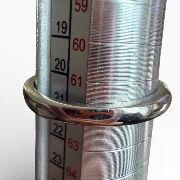 Vintage Avon RJ Sparkling Silver Tone Band Ring Crystal Accents  Size 10 - Picture 8 of 9